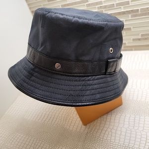 Very Very Rare Italian Hi-End Exclusive New Never Worn Classic TOD'S Black Large